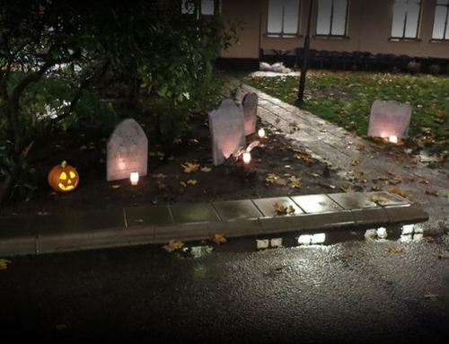 Så gör du gravstenar till Halloween